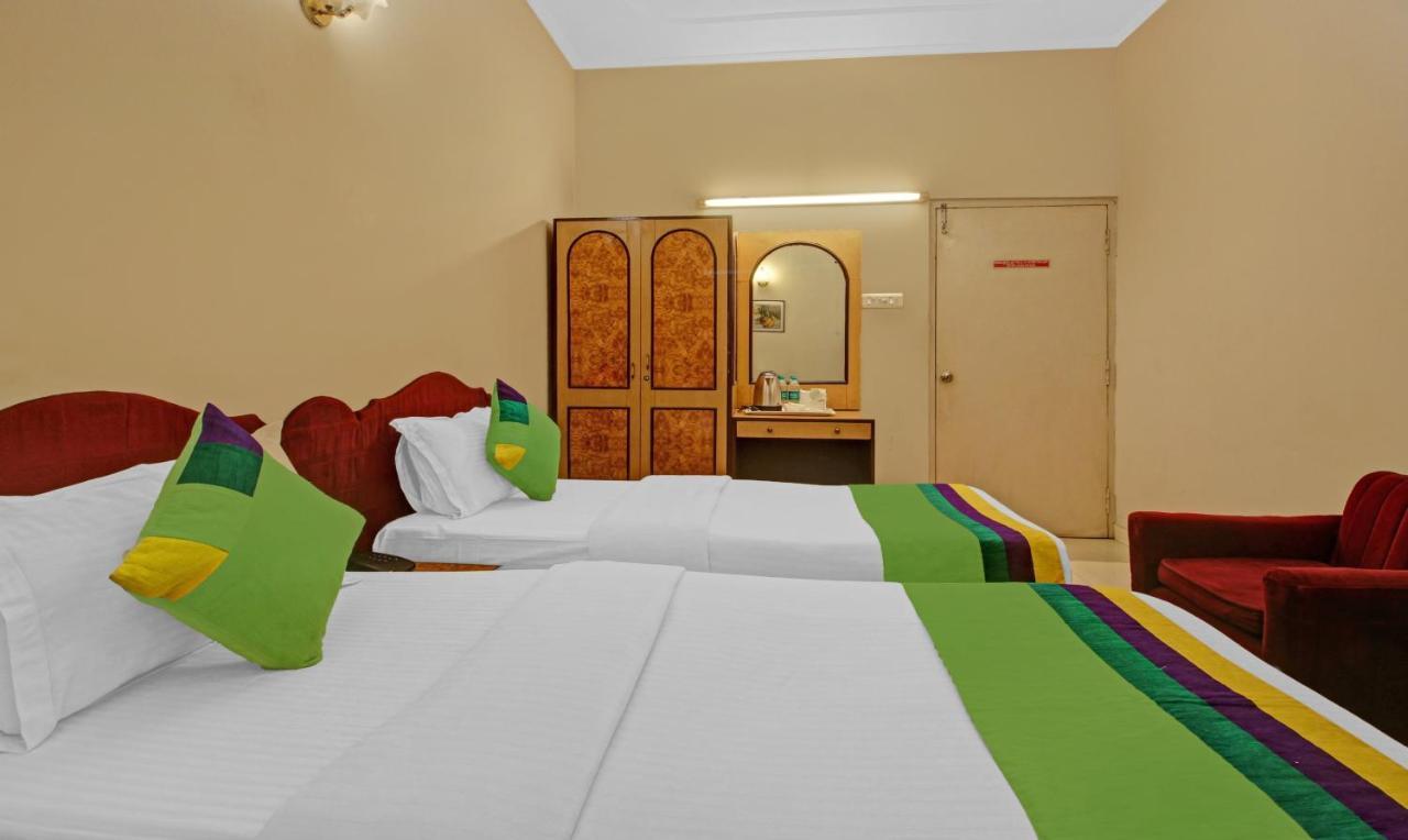 Treebo Mira Inn Колката Екстериор снимка