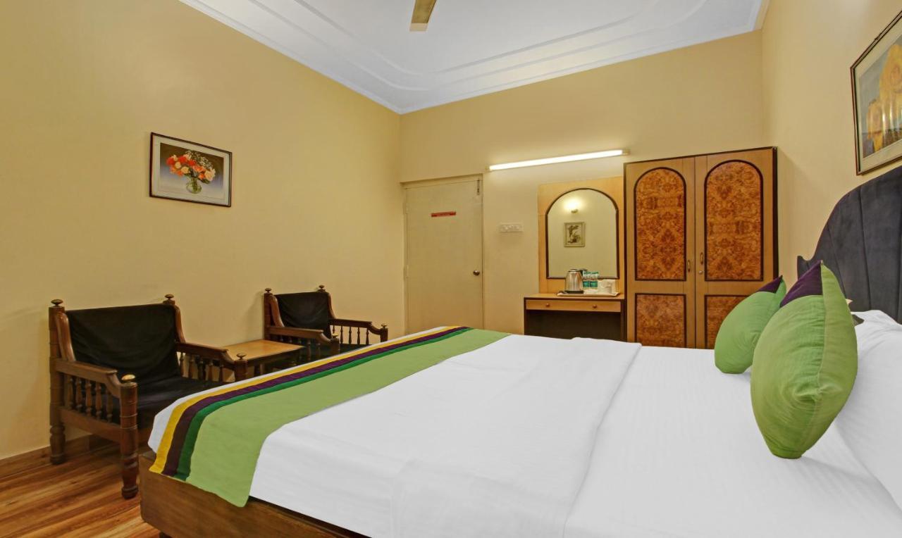 Treebo Mira Inn Колката Екстериор снимка